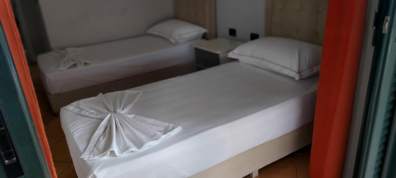 Kanina Hotel&Hostel Sarande Ngoại thất bức ảnh