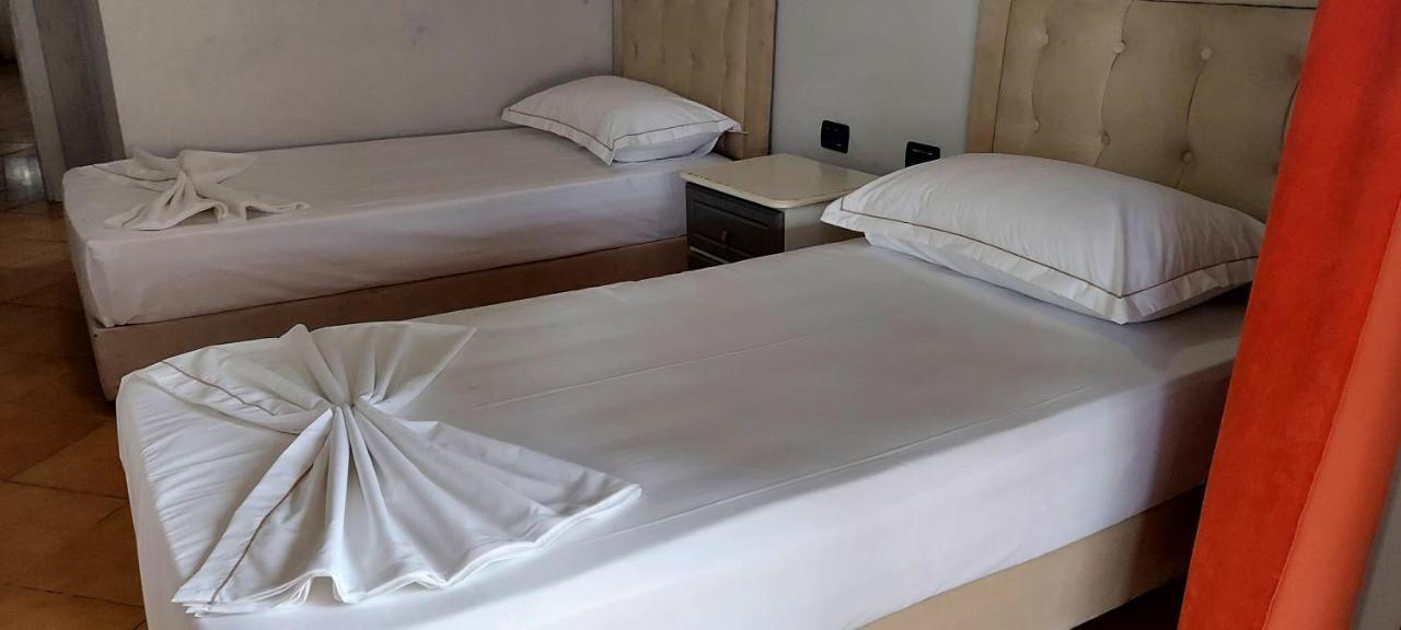 Kanina Hotel&Hostel Sarande Ngoại thất bức ảnh