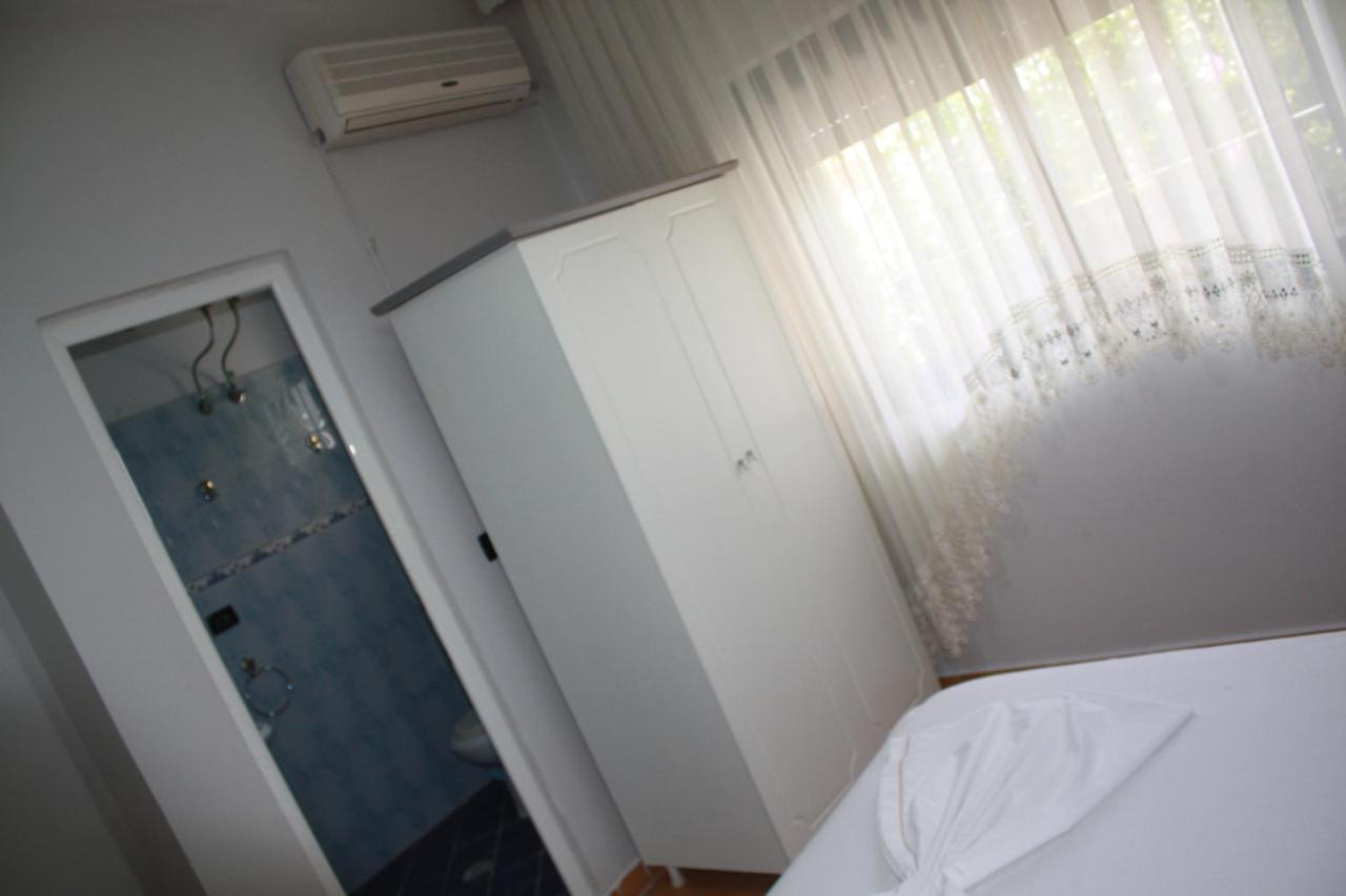 Kanina Hotel&Hostel Sarande Ngoại thất bức ảnh