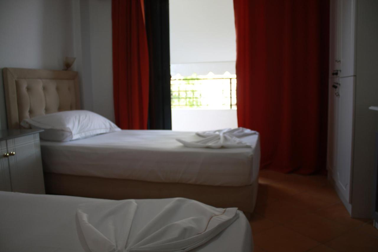 Kanina Hotel&Hostel Sarande Ngoại thất bức ảnh