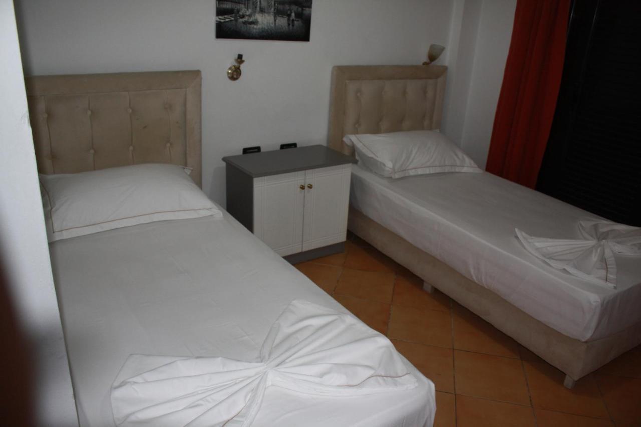 Kanina Hotel&Hostel Sarande Ngoại thất bức ảnh