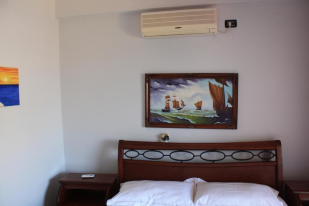 Kanina Hotel&Hostel Sarande Ngoại thất bức ảnh