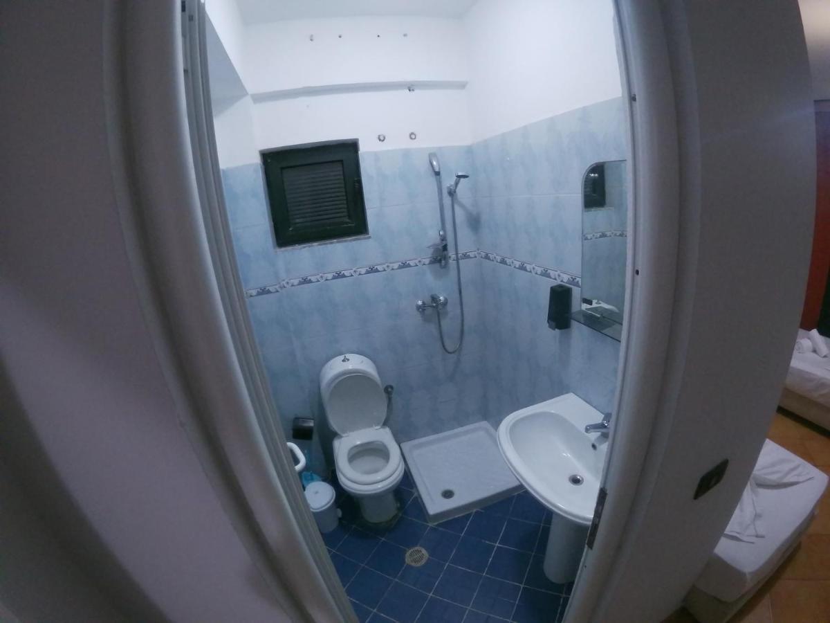 Kanina Hotel&Hostel Sarande Ngoại thất bức ảnh