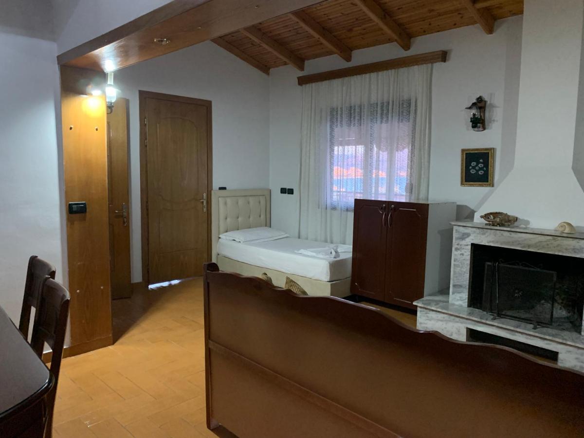 Kanina Hotel&Hostel Sarande Ngoại thất bức ảnh
