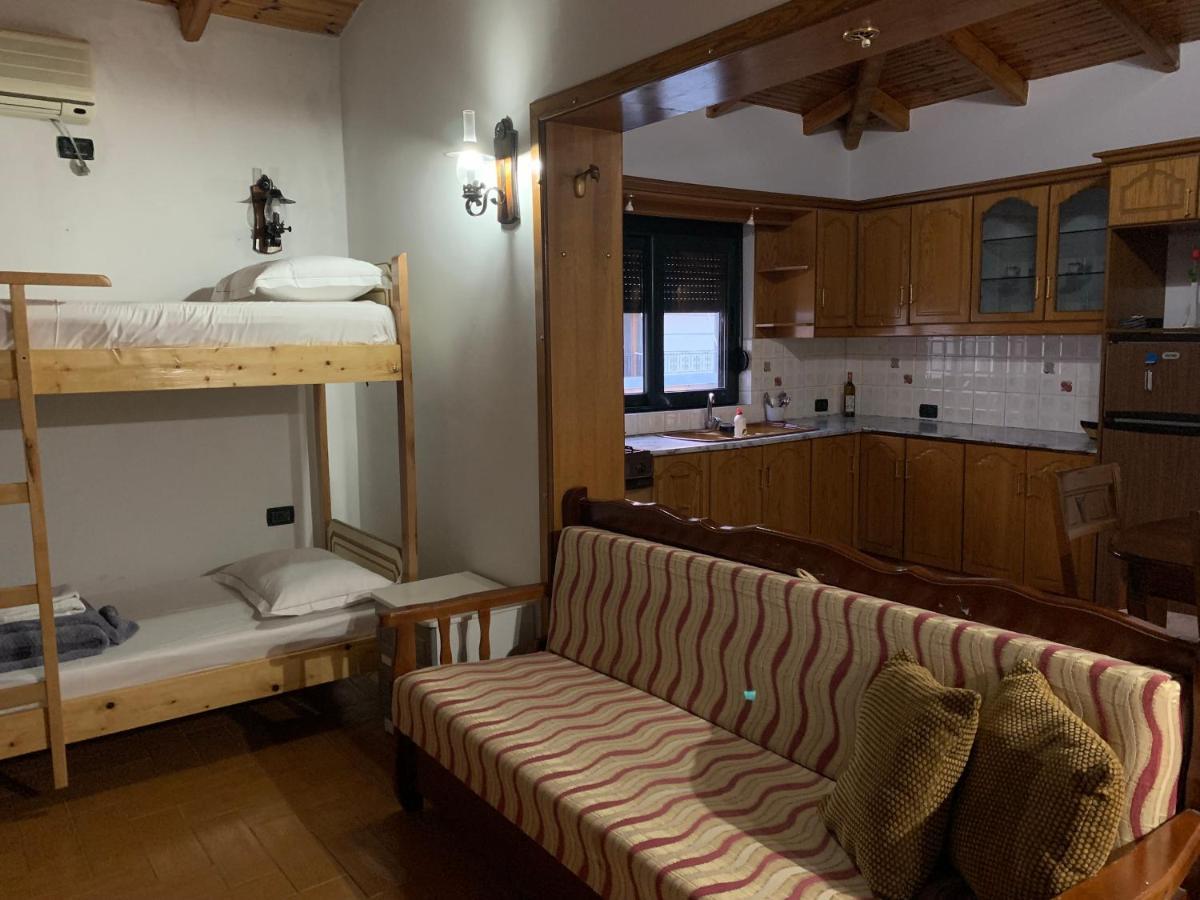 Kanina Hotel&Hostel Sarande Ngoại thất bức ảnh